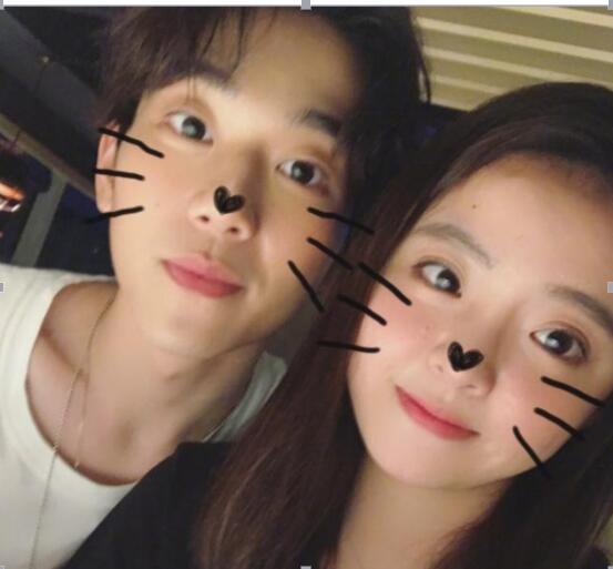 ��˼���ұ�ǰŮ����� ��˼������һ��Ķ����