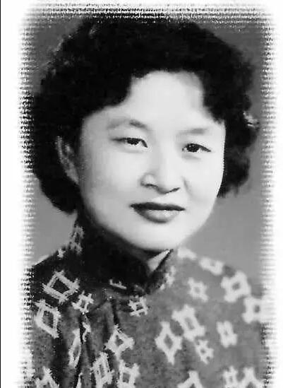 ���ټ�����������ʱ�����Ƭ �������ж�Ů��