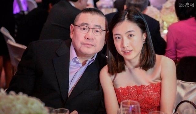 �ʱȿ��Գ�Ϊ�׸�������֮������ �¿���Ϊʲô�����иʱ�