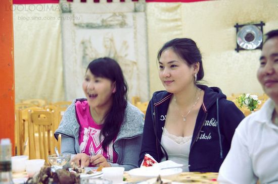 一夫二妻晚上怎么过 揭秘外蒙古一夫二妻的生活