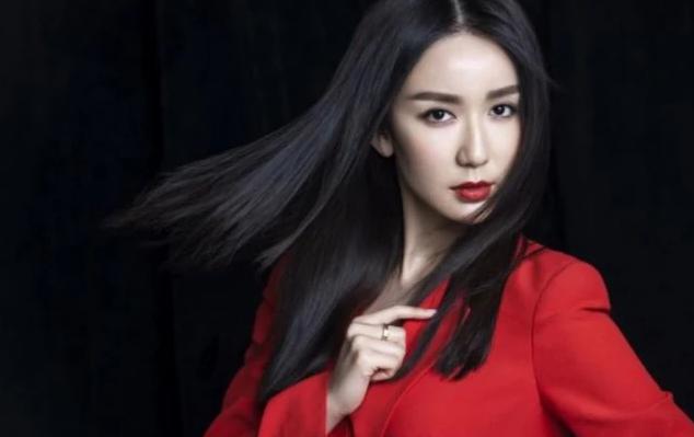 赵千紫多大年龄了 她和娄艺潇长的好像俩人是什么关系