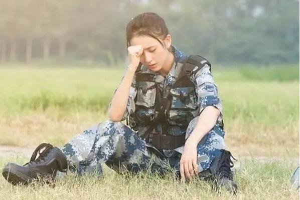 �������Ӻ�١���Ӿװ����һ�� ��Ŀ��̹������������