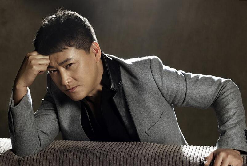 刘小锋整容前后对比图 刘小锋前妻和现任老婆分别是谁