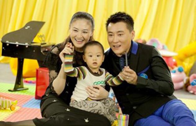 刘小锋整容前后对比图 刘小锋前妻和现任老婆分别是谁