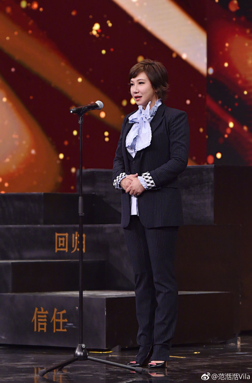 ��������ǰ���ݵ���Ƭ ��������˭̸������