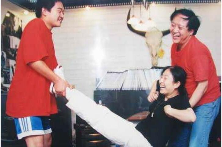 ţ������˭�Ķ��� ��ս��ɳ���еĺ�С��