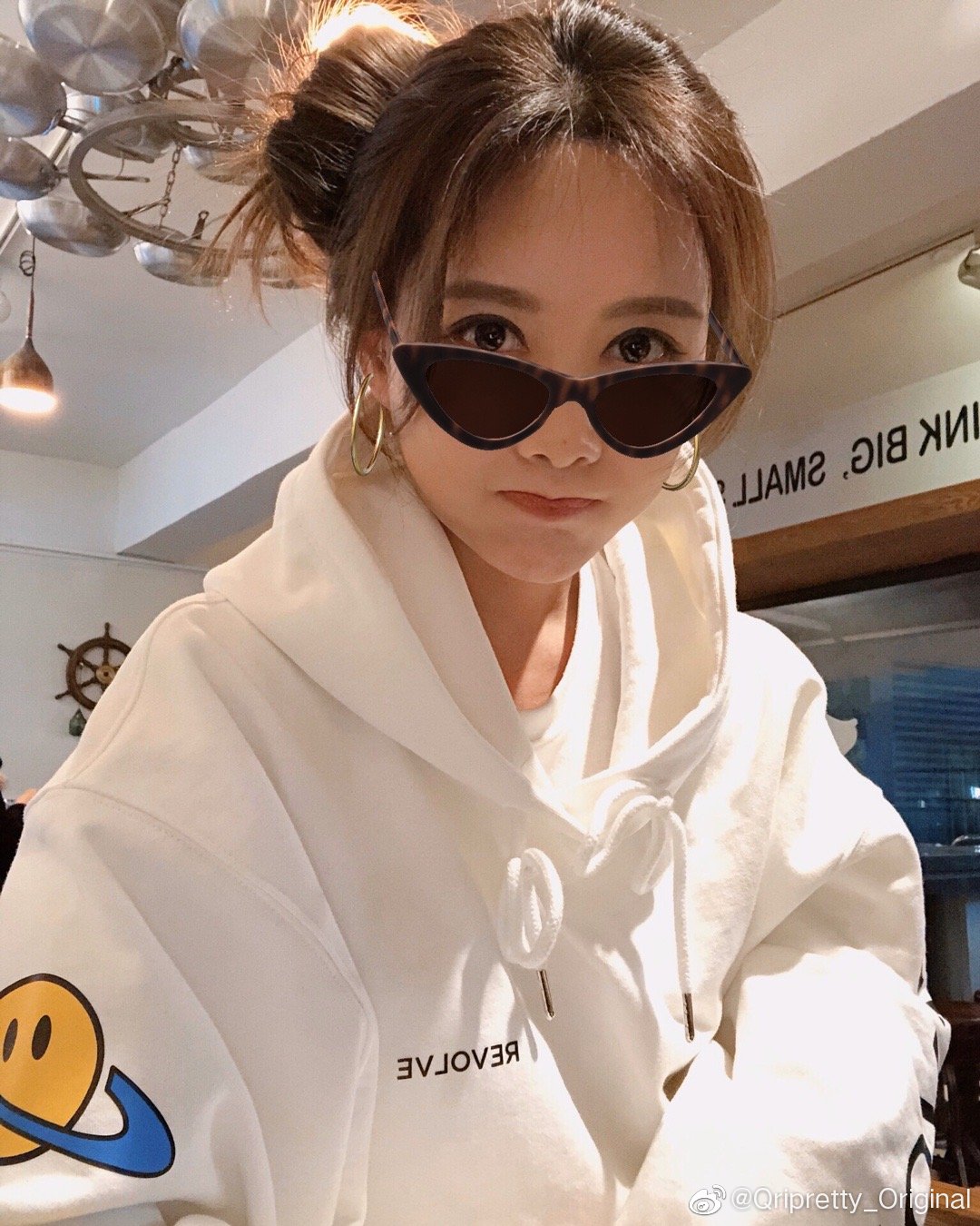 李居丽颜值巅峰图片 她为什么叫车灯,京剧居