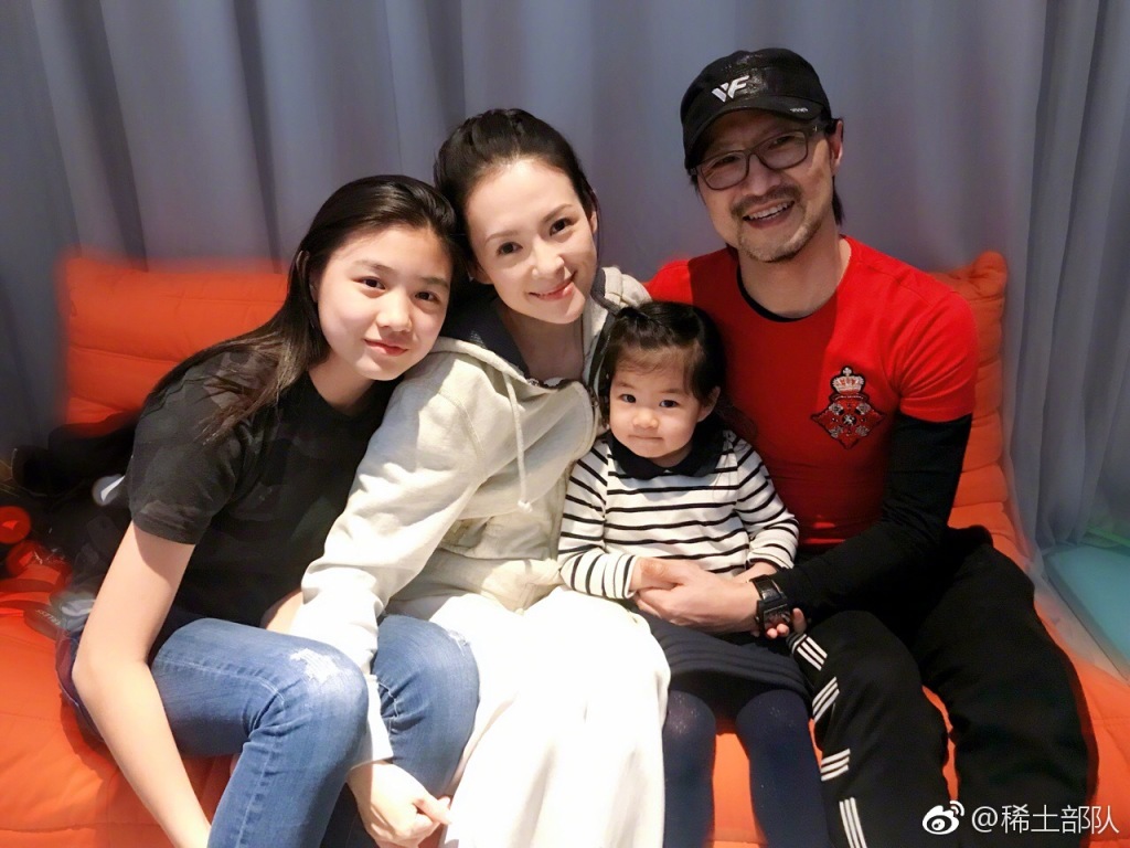 ��������������ļٵ� ����������������������