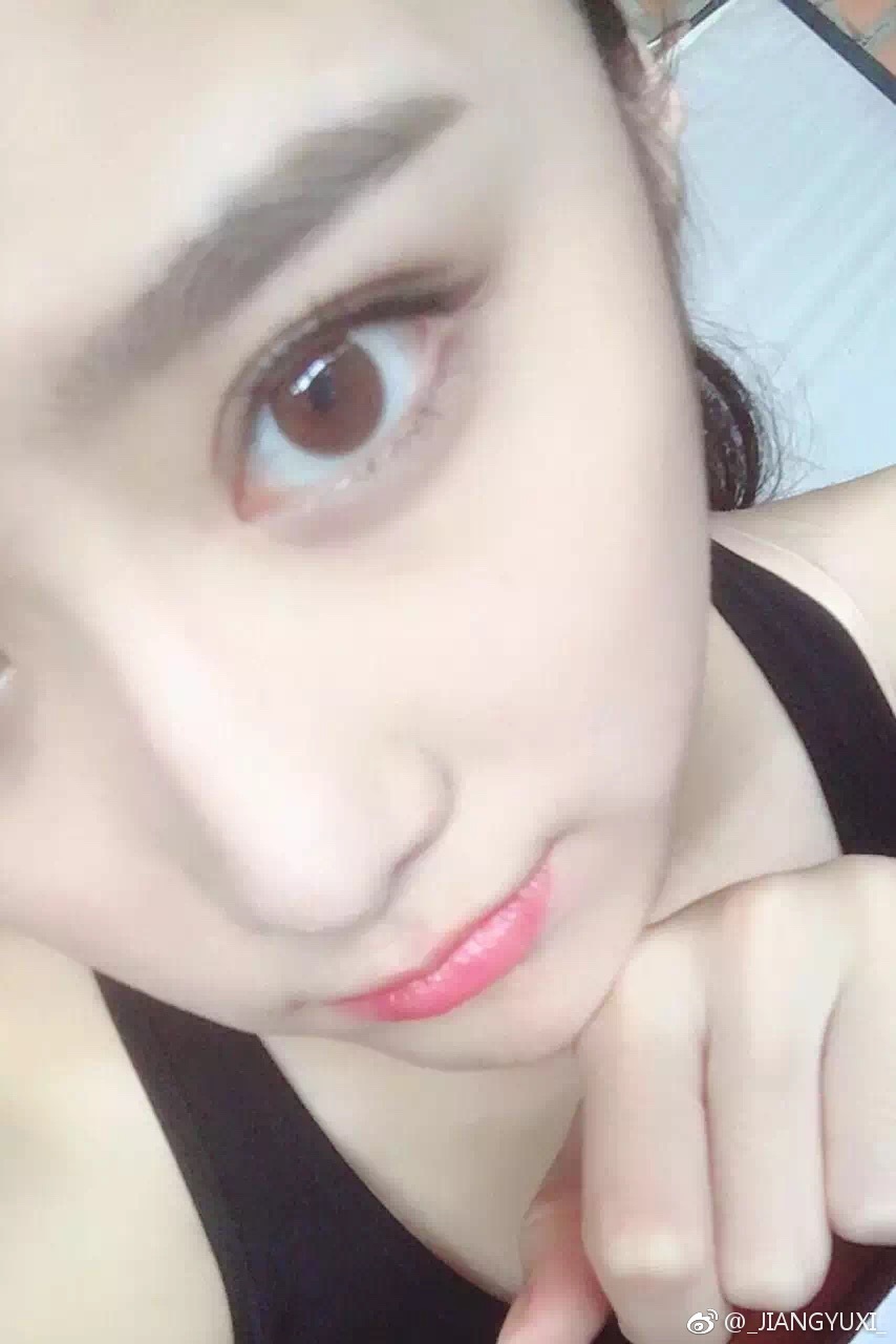 蒋羽熙现在在哪里直播 她素颜照片长什么样