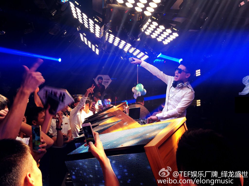 ������dj��ѵѧУ���� ѧdj���Ҫ����Ǯ