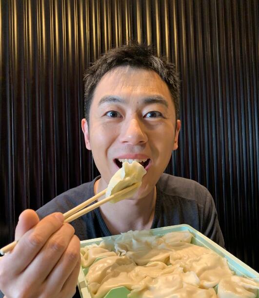 ��������һ�߻��Ƕ������� ���ǻ���ͽ��