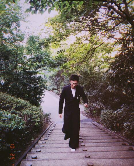 ��������һ�߻��Ƕ������� ���ǻ���ͽ��