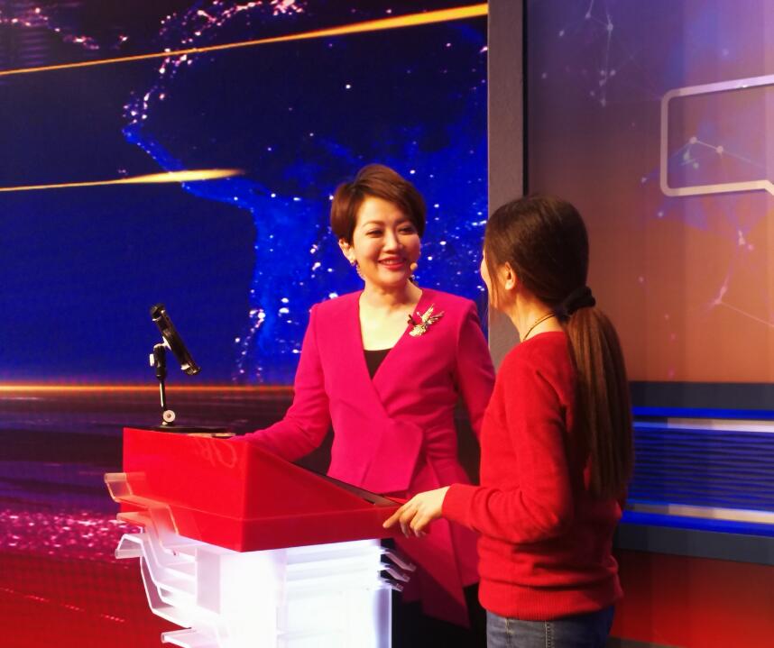 ���˶�������ʵŮ���� ���������ǽ����