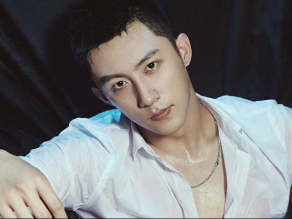 ��κ����̩���ж�� ��κ�޺ͻƾ��˯������������