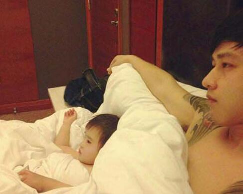 沉珂为什么要和冬瓜离婚 他们有几个孩子照片