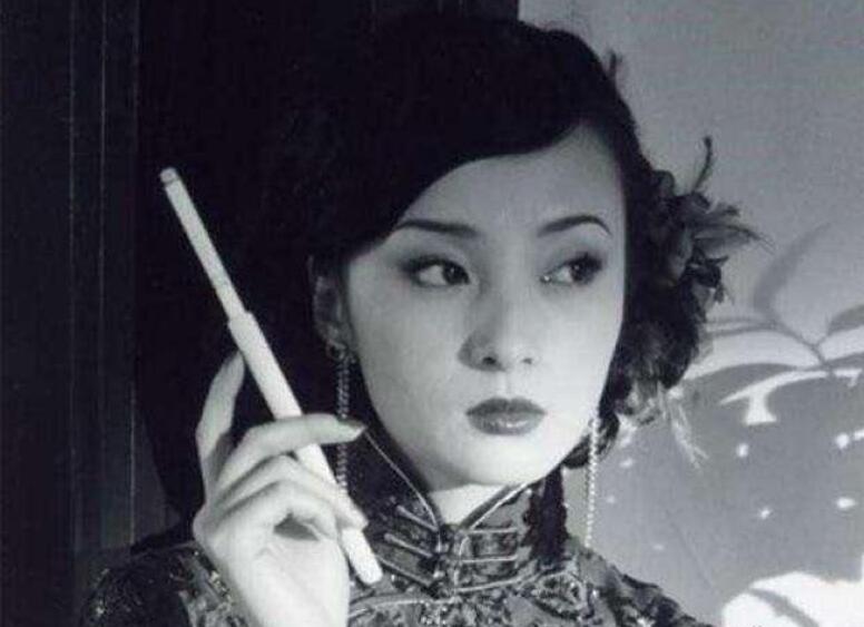 ˵Ů�˽��ʻ��Ǽ�Ů����˼�� ���ʻ�һ����������ʲô��