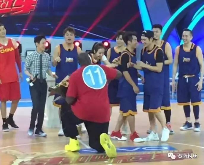 宋茜奥尼尔谈恋爱了 宋茜性感床上诱惑