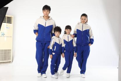 �й���Ư����У����Ƭ ѧ����У����ʲô���������