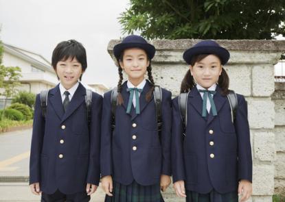 �й���Ư����У����Ƭ ѧ����У����ʲô���������