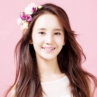 成梓宁和杨幂很像对比图 成梓宁整过容吗