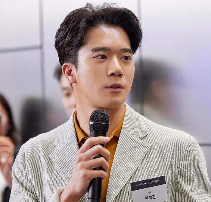 ��ʯ��Ϊʲô�к������� ������������Ů����˭