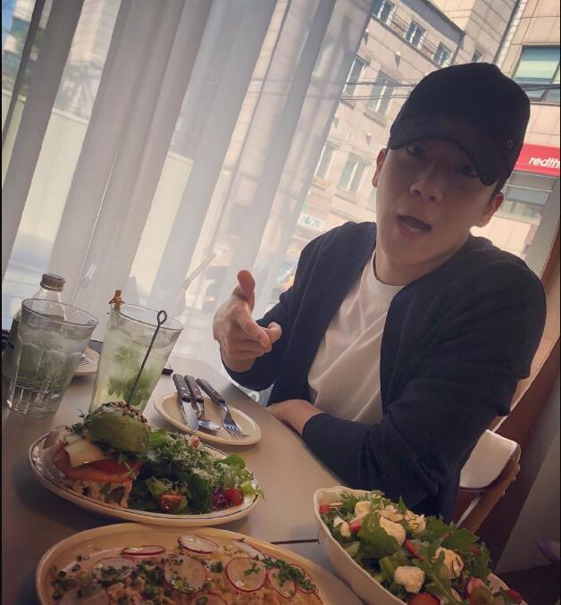 ��ʯ��Ϊʲô�к������� ������������Ů����˭