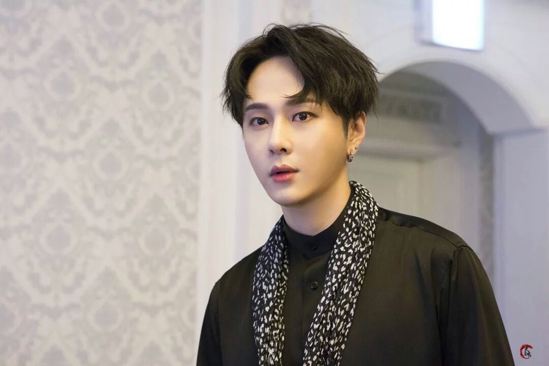 龙俊亨金泰妍事件真相 龙俊亨为什么叫龙少女