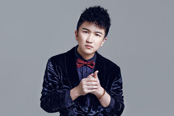 �����鱨�������˵����˭ �����������Ǳ�˭�۸�