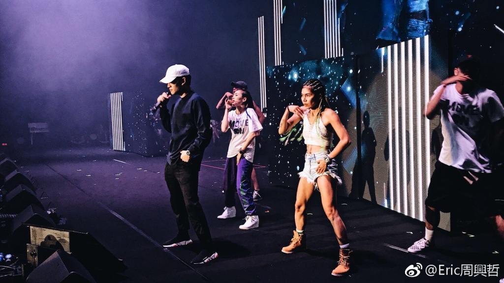 ������ͷ�ϵİ̺���ô���� �����������Ǹ����ز�����