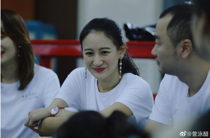 ��Ӿ����СȽ������ĶԱ��� ��Ӿ���ǲ��ǻ�Ѫ