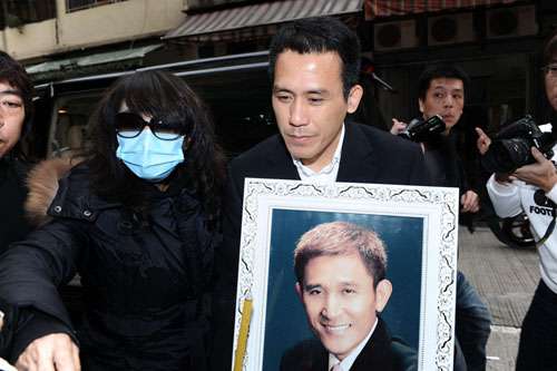 ��ѩΪʲô����� ��ѩ��־ǿڤ������ô����