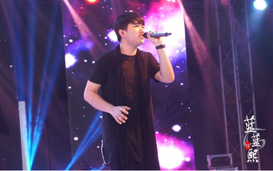 �Źǽ���������Ƭ �Źǽ������еĻ���Ů��