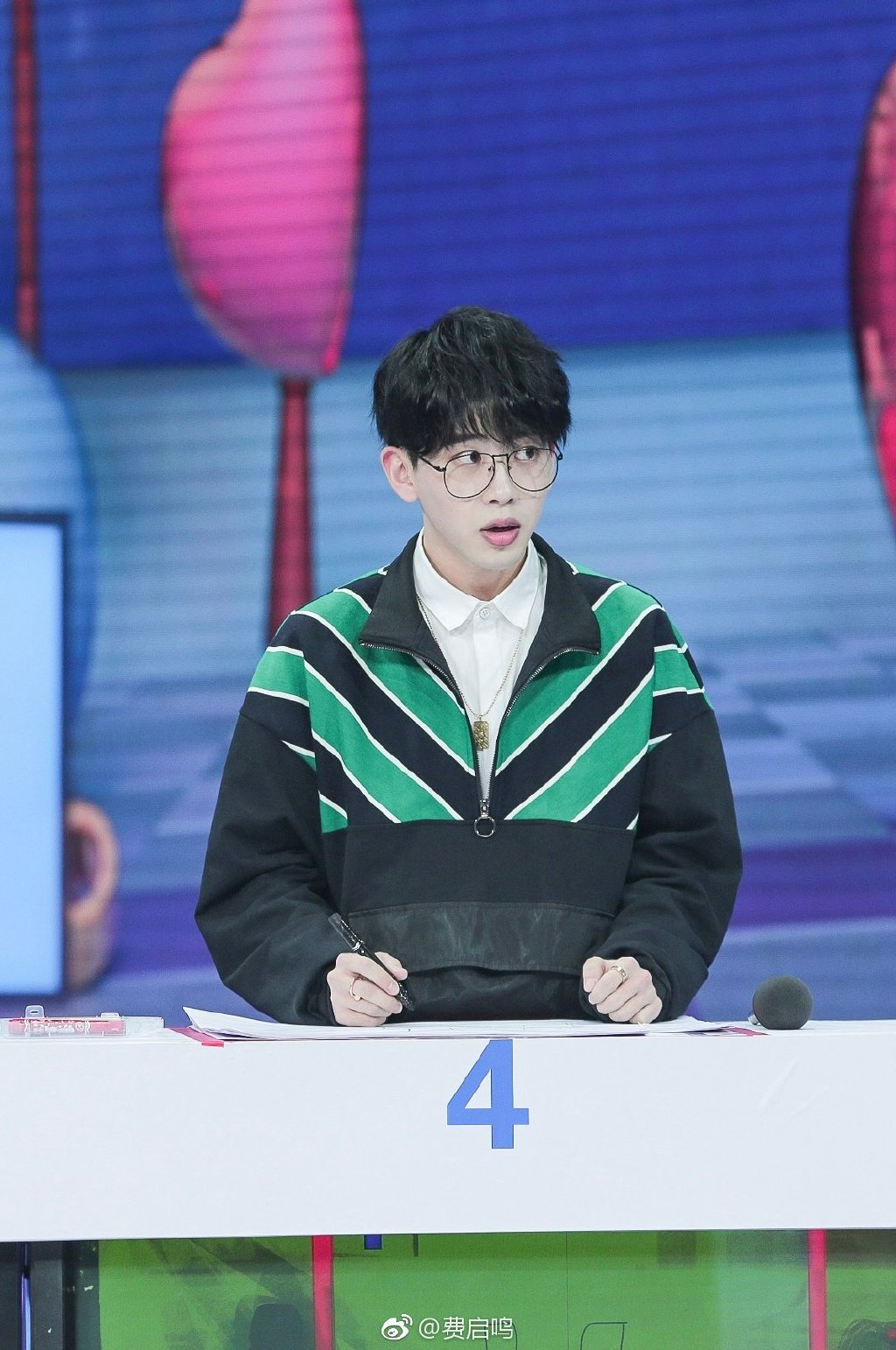 费启鸣最胖的照片 费启鸣不戴眼镜是不是很丑