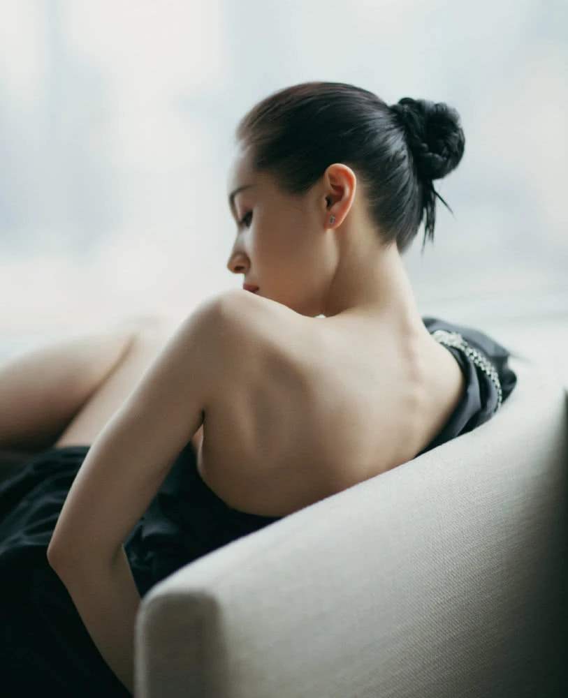 并不是每个人都有蝴蝶背,就像锁骨一样,非常瘦的人锁骨才比较明显.