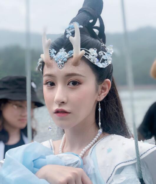 朱圣祎是混血儿吗当时朱圣祎演荆小八时,颜值不是