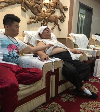 ��Խ����ǫ��ʦ���� ��Խ���ض��ٽ�Ϊʲô��ô��