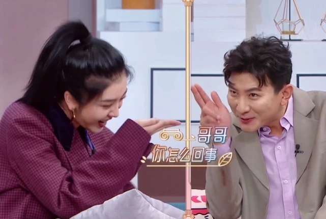 ��С�ĺʹ�����ʲô��ϵ ��Ϊʲô�ǵ�����Ů��