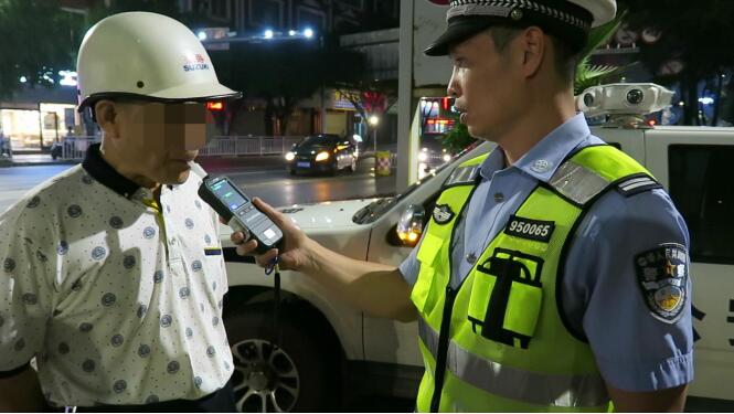 ��һ��ơ��2Сʱ���ܿ����� 1ƿơ�Ƽ�Сʱ��������