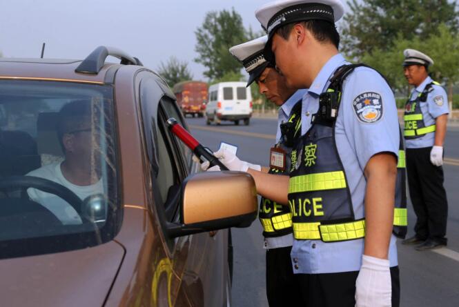 ��һ��ơ��2Сʱ���ܿ����� 1ƿơ�Ƽ�Сʱ��������