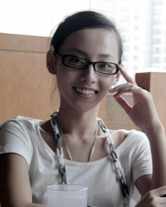 张嘉倪为什么叫张嘉儿 她素颜照片来了