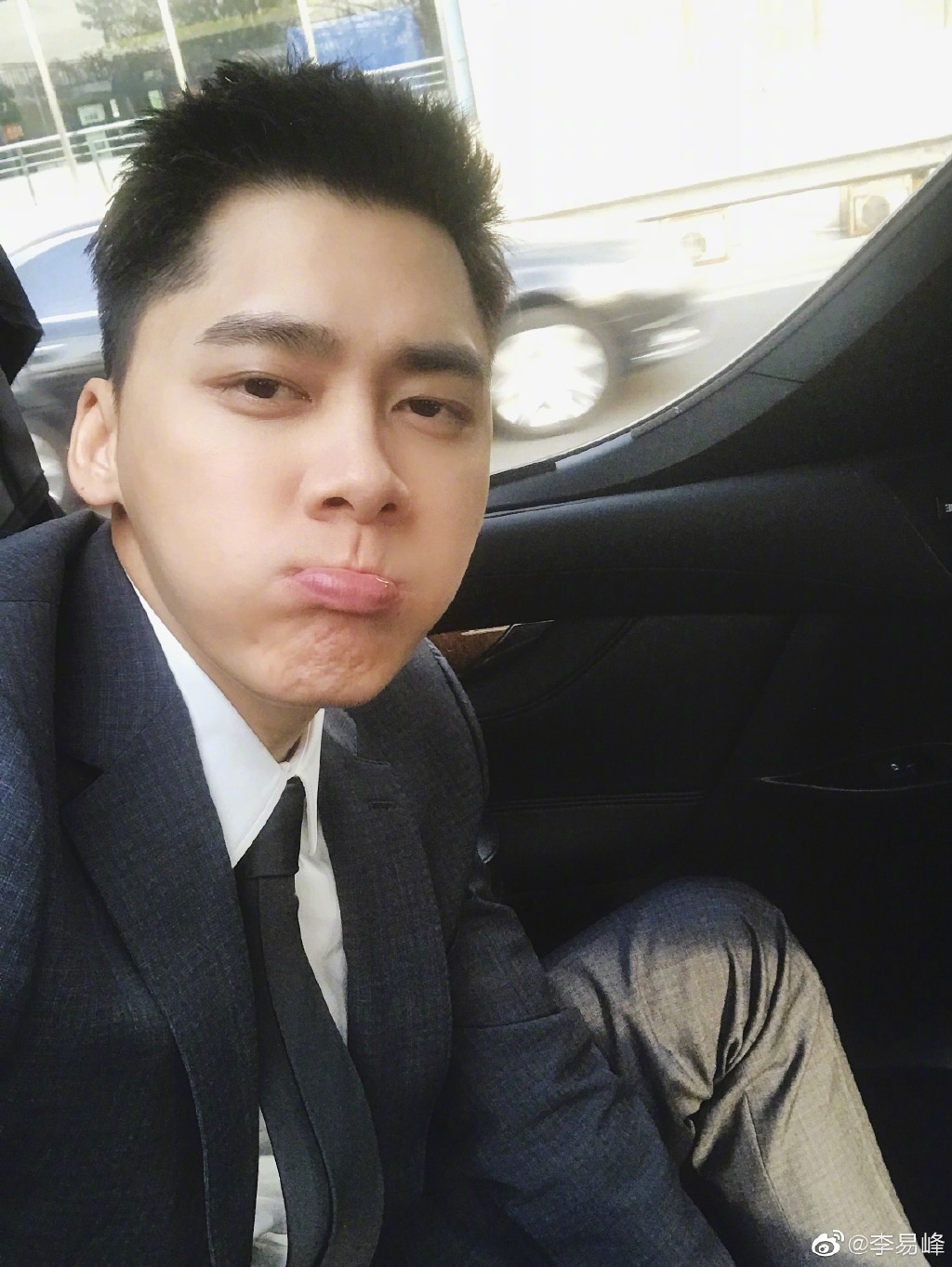 李易峰为什么不找女朋友不结婚 会对粉丝可能有伤害