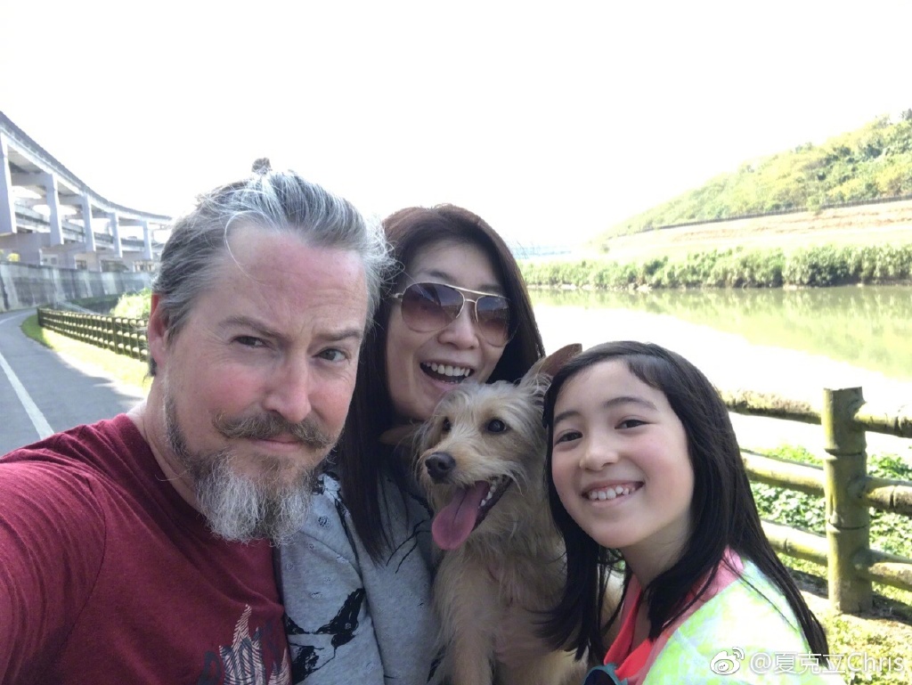 夏克立狗狗是什么品种的 他的女儿夏天poppy近照长残长丑图