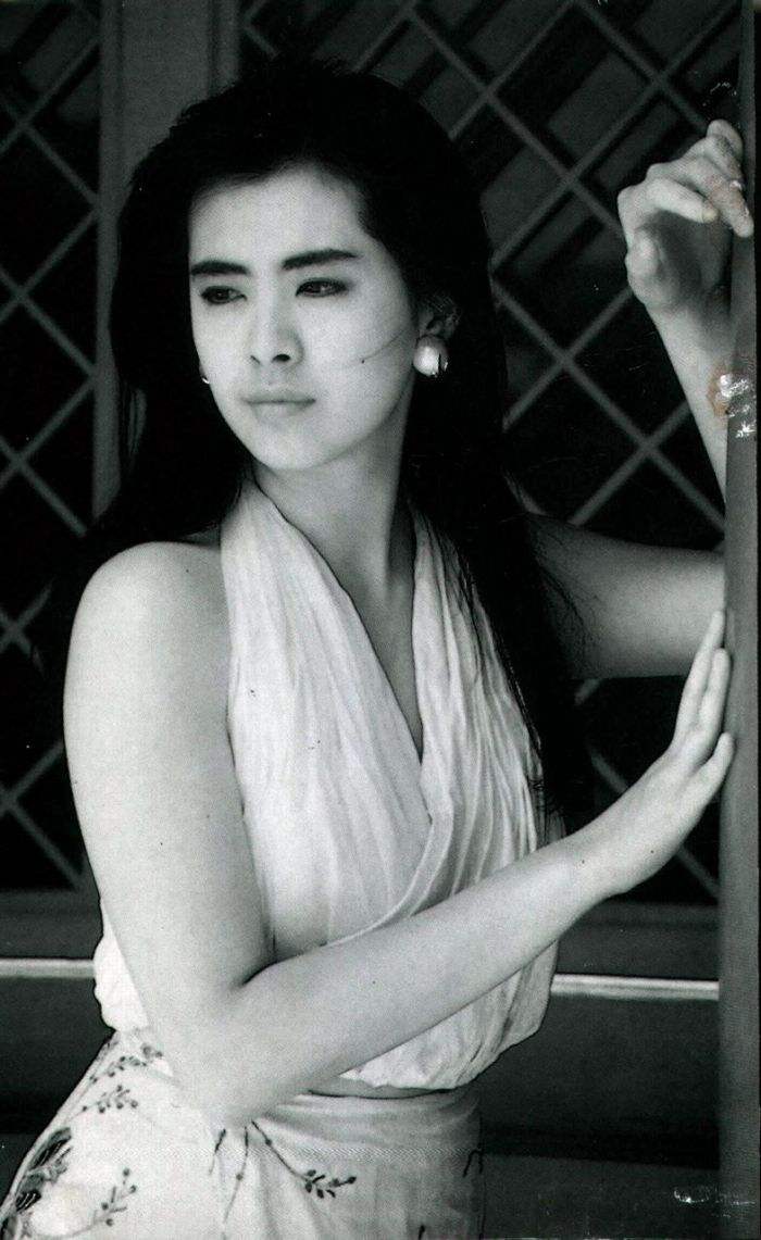 网传王思依是王祖贤十七年前的私生女,在息影后的王祖贤被爆出的私生