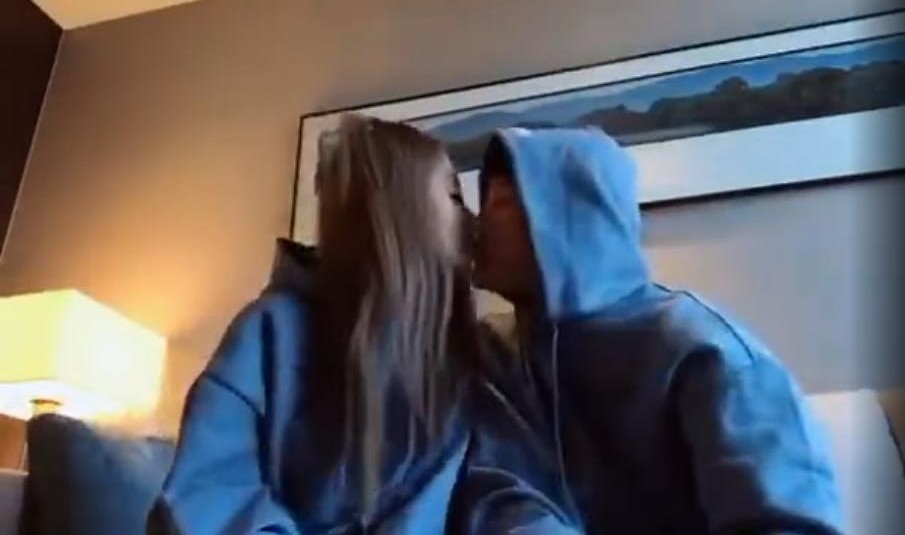 李小璐最想消毁的照片 平西王、平嘻王、万宝璐是什么梗呢