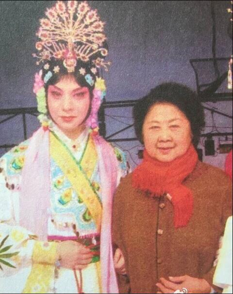 ���ĸ�������ϼ�� ���ĸ����Ӻ�����Ƭ