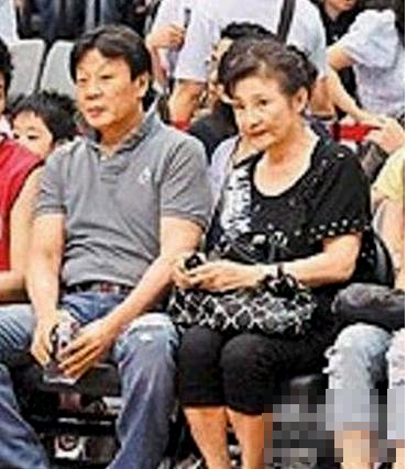 ����ѫ��С������Ƭ ����ѫ4����Ů�ֱ���˭����