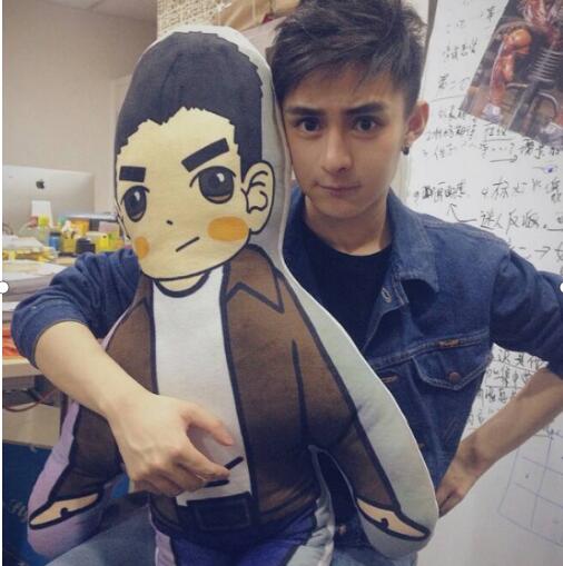 �ξ���У��ʱ�ھ�����Ƭ �ξ�����ֱ����