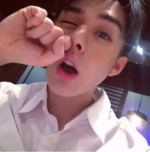 �ξ���У��ʱ�ھ�����Ƭ �ξ�����ֱ����