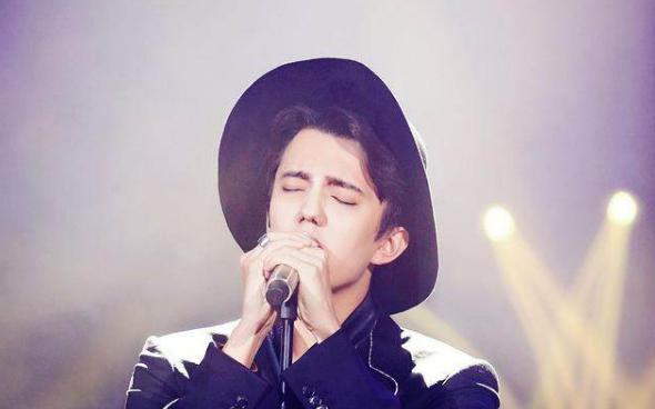 ����漹�˾�������˶���˭ ����ͬ����les��