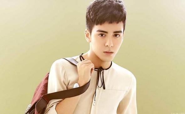 ����漹�˾�������˶���˭ ����ͬ����les��